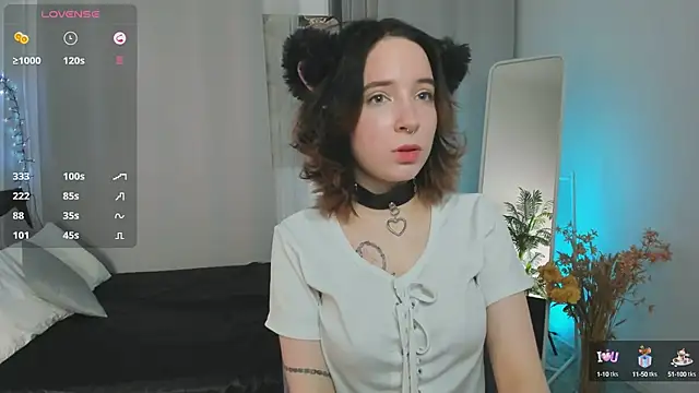 lilithlunna online show from 03-04-25, 04:09