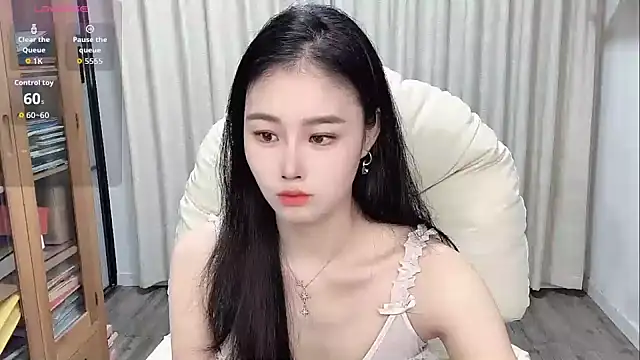 LILI-Baobei online show from 09-18-25, 02:02