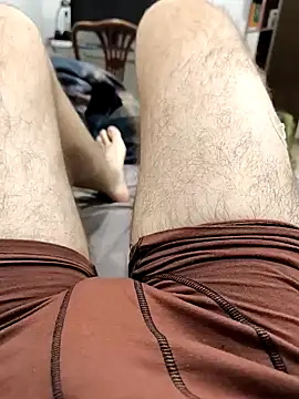 Snapshot of LeoSubLifestyle4You chatting on 12-18-24, 06:35 LeoSubLifestyle4You online show from 12-18-24, 06:35