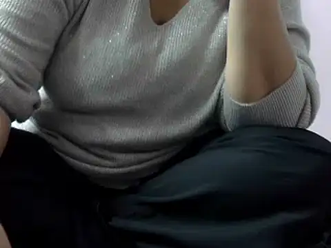 Housewife12 online show from 12-27-24, 07:14