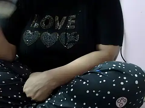 Housewife12 online show from 01-02-25, 10:37