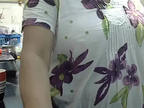 Housewife12 online show from 01-10-25, 05:37