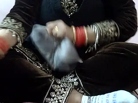 Housewife12 online show from 01-08-26, 07:21