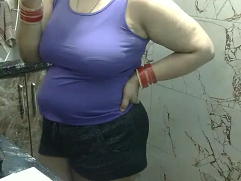 Housewife12 online show from 02-01-26, 08:13