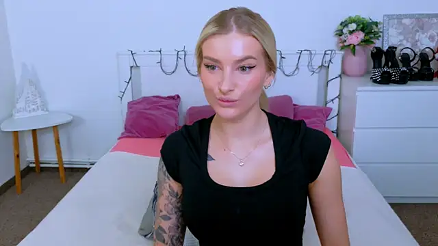 Lia Benini online show from 03-16-26, 12:31