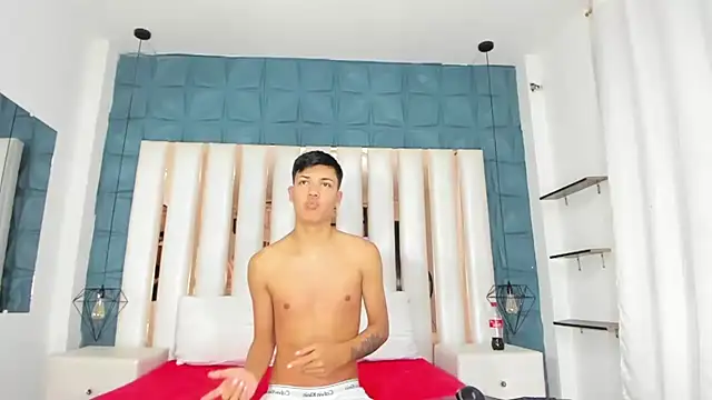 Snapshot of Angel_xxx chatting on 02-13-25, 07:42 Angel xxx online show from 02-13-25, 07:42