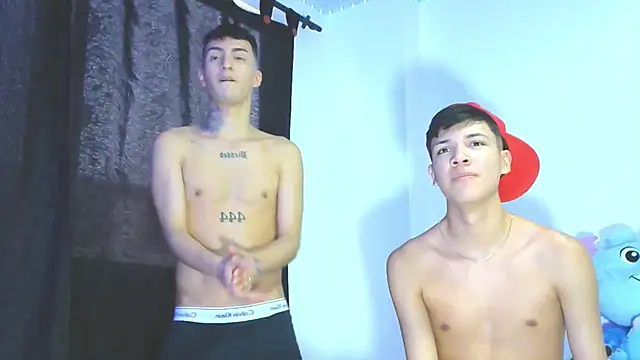 Snapshot of Angel_xxx chatting on 03-06-25, 03:24 Angel xxx online show from 03-06-25, 03:24