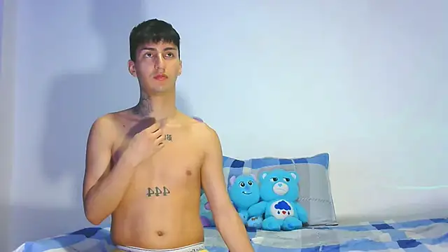 Snapshot of Angel_xxx chatting on 03-23-25, 05:21 Angel xxx online show from 03-23-25, 05:21