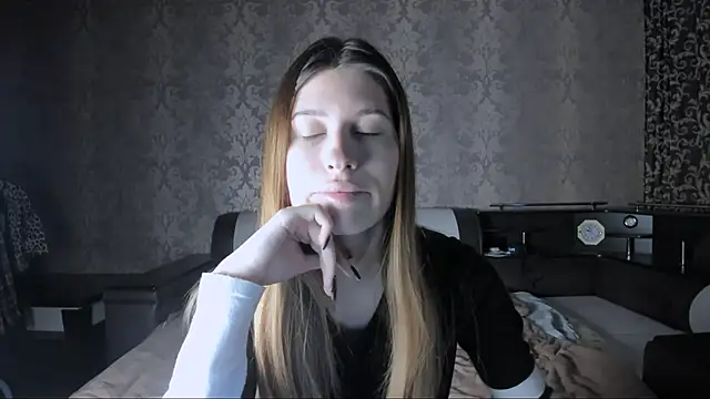 Agnes Allenn online show from 10-27-25, 11:03