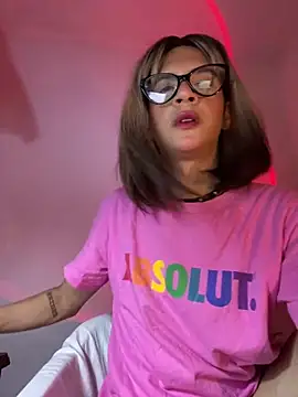 Snapshot of thalia_dyson chatting on 02-15-25, 04:25 thalia dyson online show from 02-15-25, 04:25