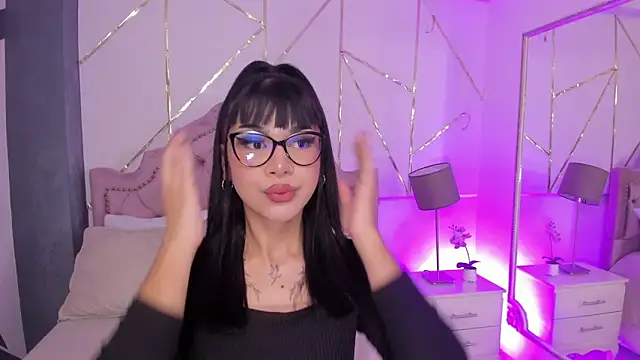 RoseCassie online show from 01-24-25, 01:14