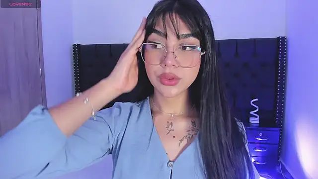 RoseCassie online show from 11-12-25, 02:06