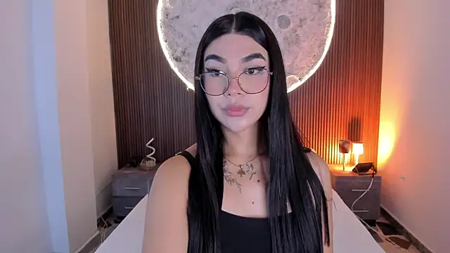 RoseCassie online show from 05-08-26, 01:05