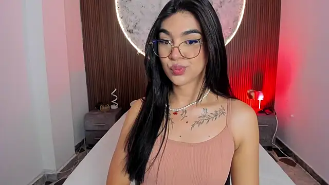 RoseCassie online show from 05-11-26, 01:17