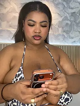 Snapshot of AinaraJimenez chatting on 06-29-26, 06:19 AinaraJimenez online show from 06-29-26, 06:19