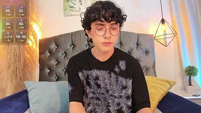 ash ricci online show from 10-12-25, 03:16