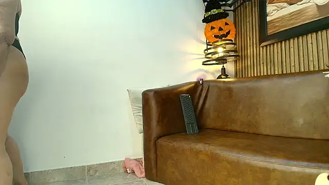 Valentinadiazz1 online show from 10-31-25, 07:15