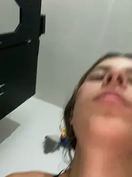 Snapshot of evaFiore chatting on 03-04-25, 08:05 evaFiore online show from 03-04-25, 08:05