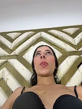 Snapshot of evaFiore chatting on 02-24-26, 08:29 evaFiore online show from 02-24-26, 08:29