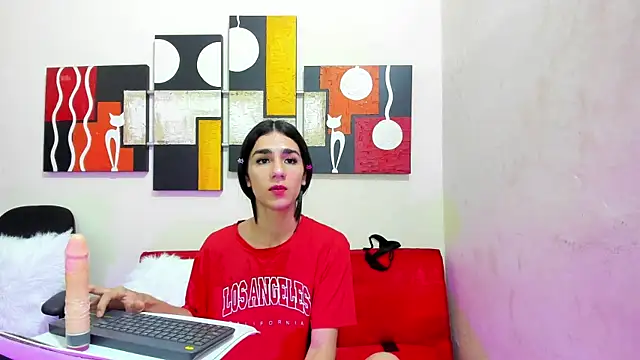 Snapshot of Mariana_16_ chatting on 02-13-25, 11:15 Mariana 16 online show from 02-13-25, 11:15