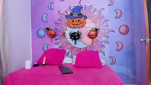 Mariana 16  online show from 10-30-25, 01:23