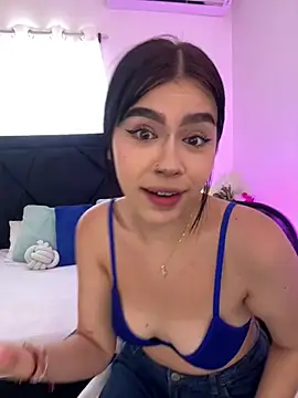 Snapshot of Lily_Woodz chatting on 04-12-26, 02:44 Lily Woodz online show from 04-12-26, 02:44