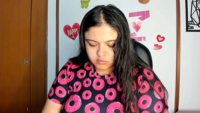 Snapshot of lizzie_c chatting on 02-11-25, 02:35 lizzie c online show from 02-11-25, 02:35