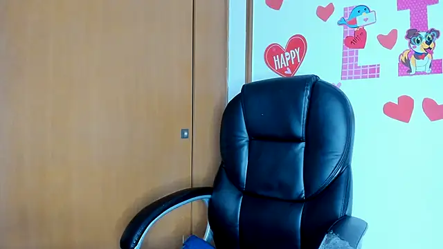 Snapshot of lizzie_c chatting on 02-16-25, 06:10 lizzie c online show from 02-16-25, 06:10