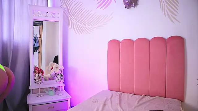 AnikaRomanoff online show from 02-03-25, 03:49