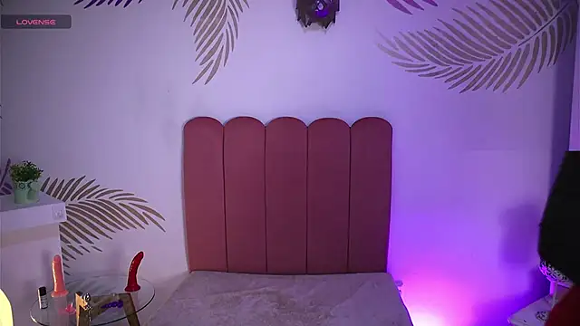 AnikaRomanoff online show from 02-05-25, 12:06