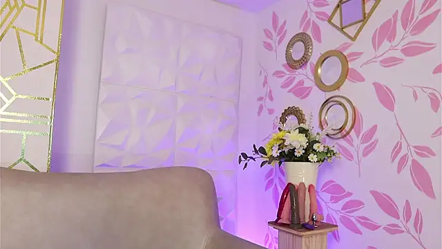 AnikaRomanoff online show from 02-17-25, 06:15