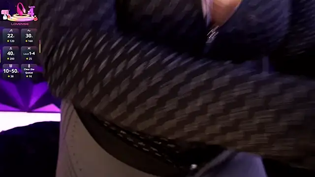 AnikaRomanoff online show from 10-07-25, 04:09