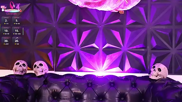 AnikaRomanoff online show from 10-24-25, 04:09