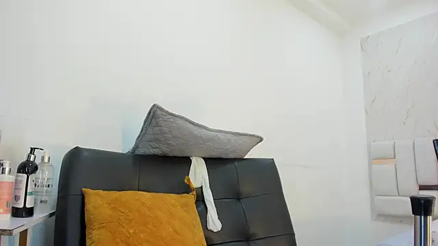 Snapshot of celeste_smmith_ chatting on 03-17-26, 03:33 celeste smmith online show from 03-17-26, 03:33