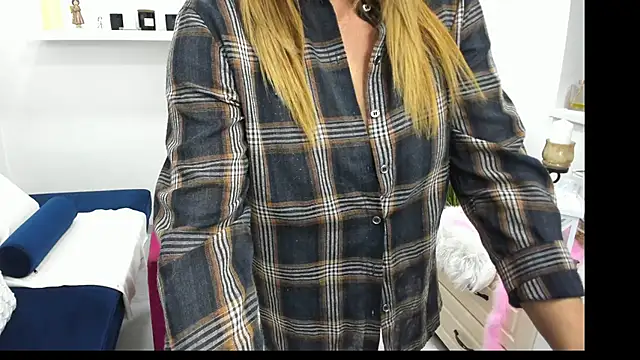 Aileen Stone online show from 12-18-24, 02:17