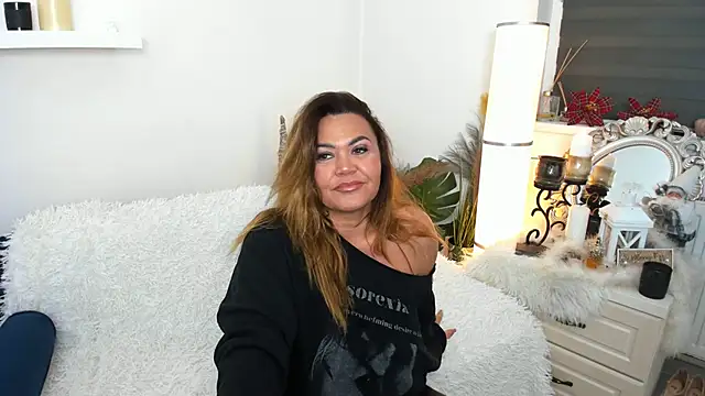 Aileen Stone online show from 12-28-24, 04:41