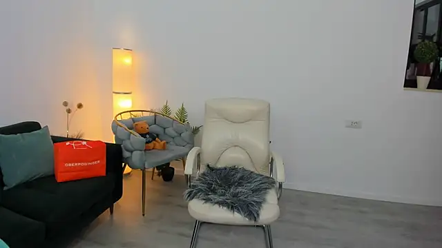 Aileen Stone online show from 10-30-25, 03:46