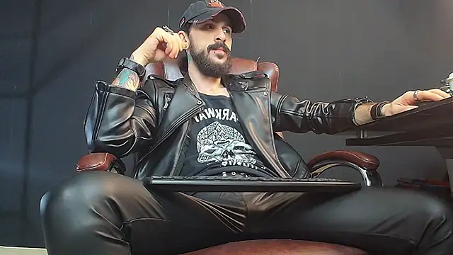 Snapshot of AxelColton chatting on 01-23-25, 03:37 AxelColton online show from 01-23-25, 03:37