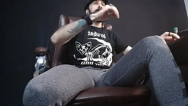 Snapshot of AxelColton chatting on 03-02-25, 05:23 AxelColton online show from 03-02-25, 05:23