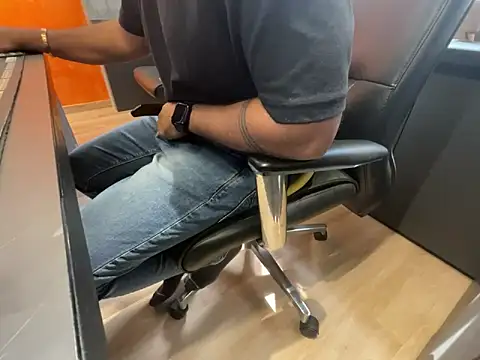 Nil Talreja online show from 12-18-25, 09:04