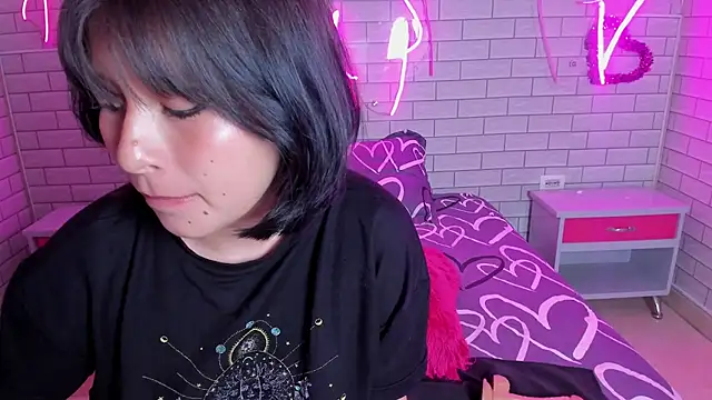 Lily Martinez online show from 02-19-25, 12:03