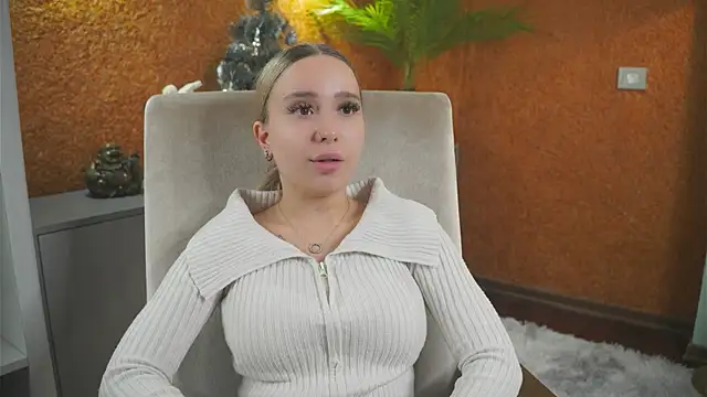 Snapshot of HildColden chatting on 12-21-24, 11:33 HildColden online show from 12-21-24, 11:33