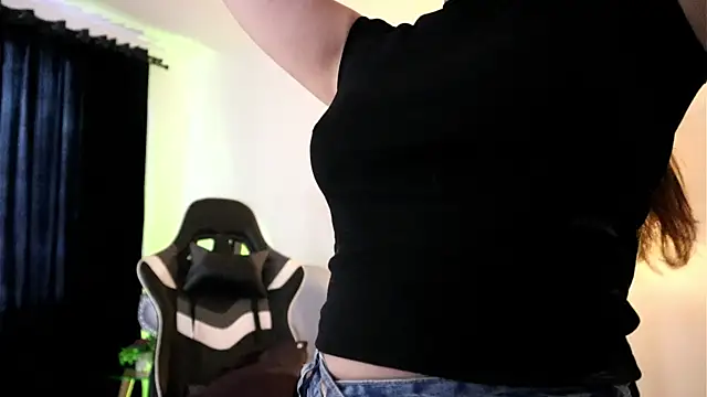 Daisha Riley online show from 09-17-25, 01:24