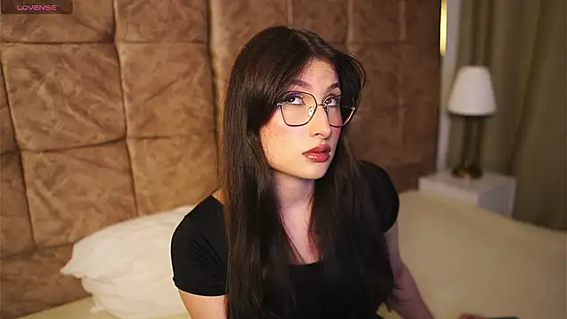 Daisha Riley online show from 03-18-26, 02:26