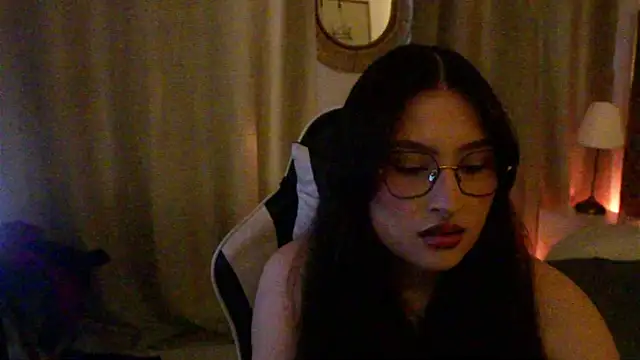 Snapshot of Daisha_Riley chatting on 04-25-26, 01:03 Daisha Riley online show from 04-25-26, 01:03