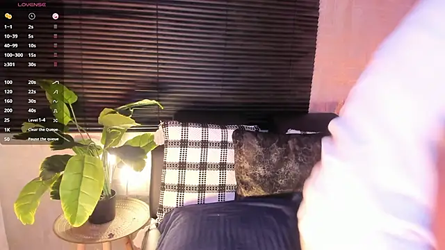 Snapshot of JhonyMiller_ chatting on 03-04-26, 07:53 JhonyMiller online show from 03-04-26, 07:53