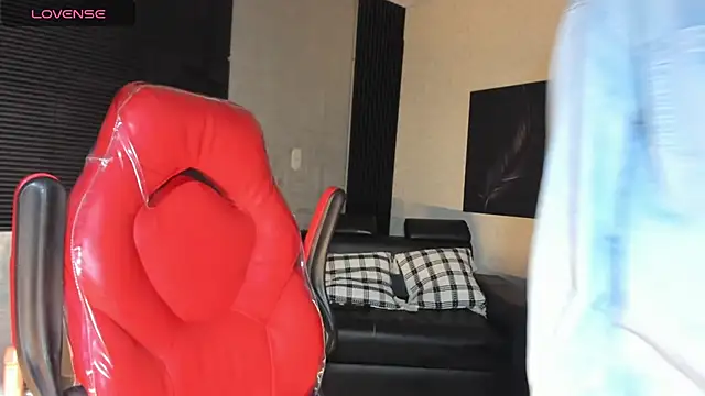 Snapshot of JhonyMiller_ chatting on 03-20-26, 08:03 JhonyMiller online show from 03-20-26, 08:03