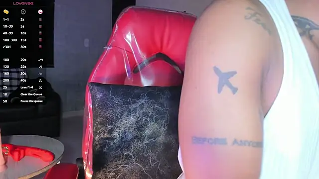 Snapshot of JhonyMiller_ chatting on 03-27-26, 08:30 JhonyMiller online show from 03-27-26, 08:30