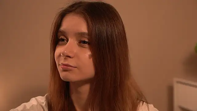 Snapshot of Hi_my_name_is chatting on 03-27-26, 03:45 Hi my name is online show from 03-27-26, 03:45