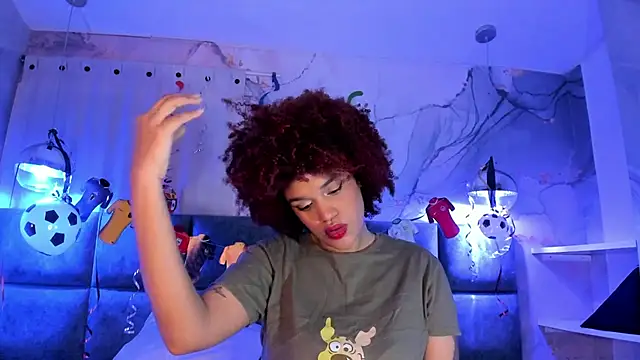 Snapshot of loladupont chatting on 06-30-26, 11:50 loladupont online show from 06-30-26, 11:50